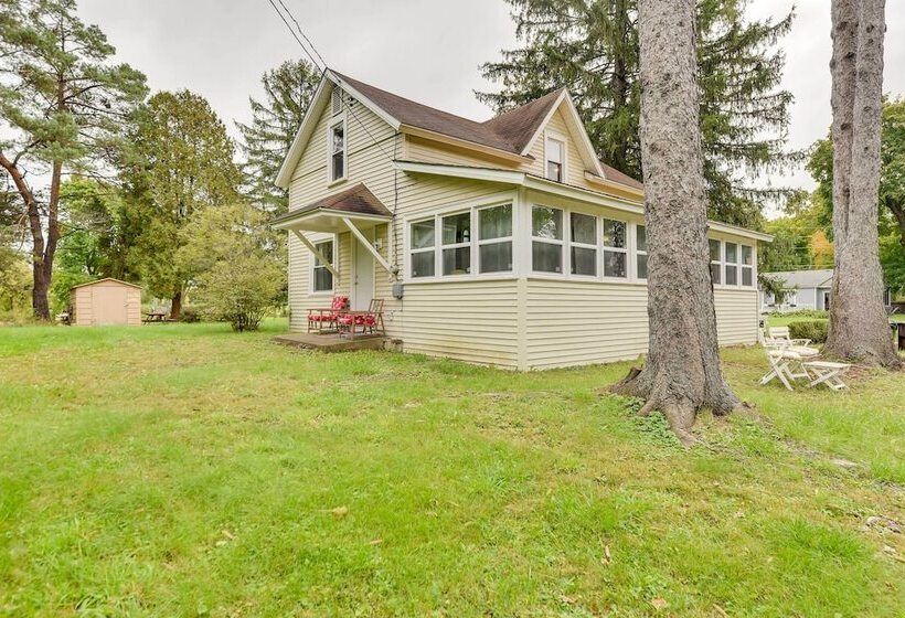 Powers Lake Home W/ Patio 9 Mi To Lake Geneva!