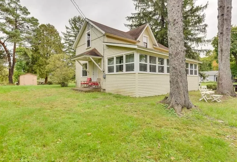 Powers Lake Home W/ Patio   9 Mi To Lake Geneva!