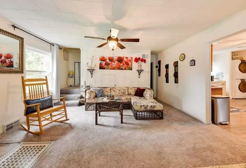 Powers Lake Home W/ Patio   9 Mi To Lake Geneva!