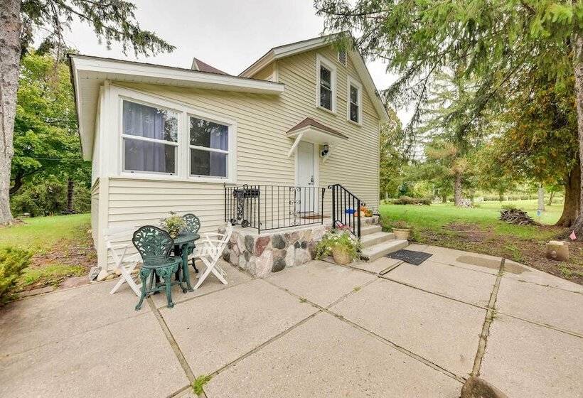 Powers Lake Home W/ Patio 9 Mi To Lake Geneva!