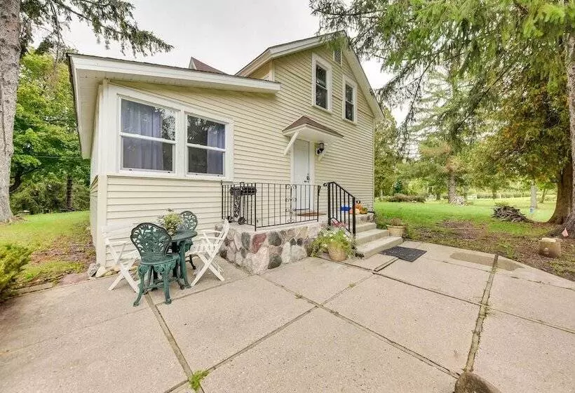 Powers Lake Home W/ Patio   9 Mi To Lake Geneva!