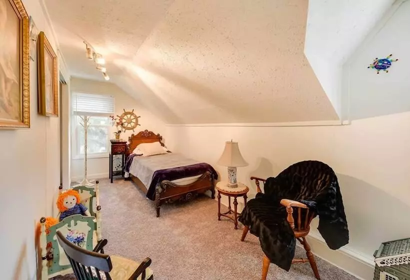 Powers Lake Home W/ Patio   9 Mi To Lake Geneva!