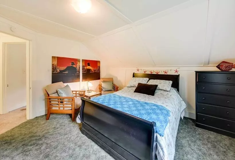 Powers Lake Home W/ Patio   9 Mi To Lake Geneva!