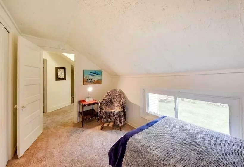 Powers Lake Home W/ Patio   9 Mi To Lake Geneva!