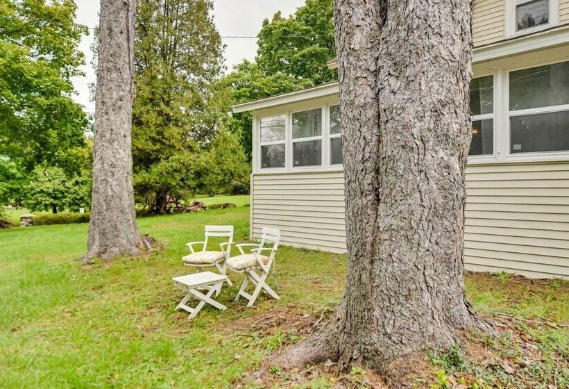 Powers Lake Home W/ Patio 9 Mi To Lake Geneva!