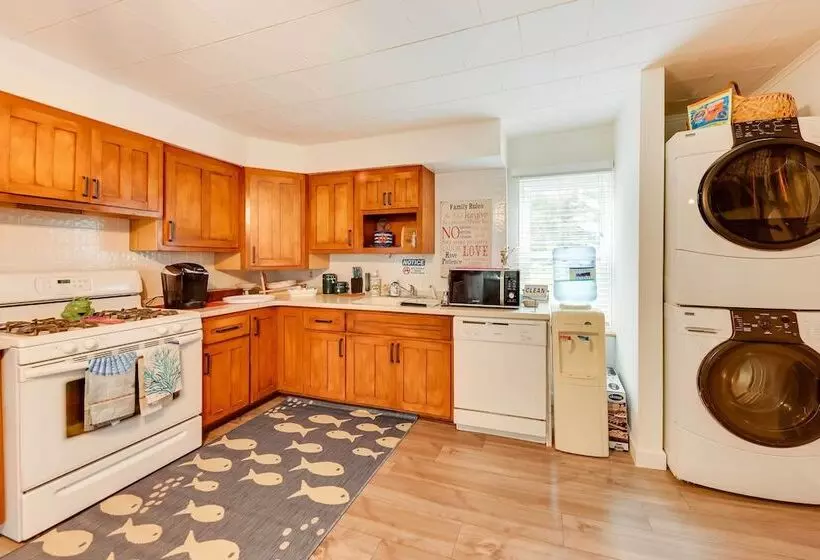 Powers Lake Home W/ Patio   9 Mi To Lake Geneva!