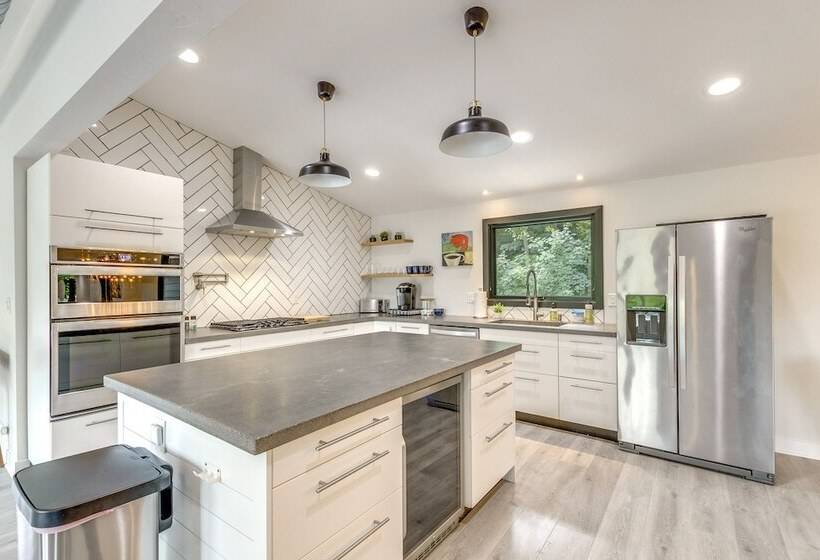 Riverfront Appleton Home With Pool & Boat Dock!