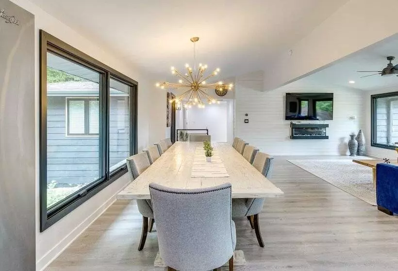 Riverfront Appleton Home With Pool & Boat Dock!