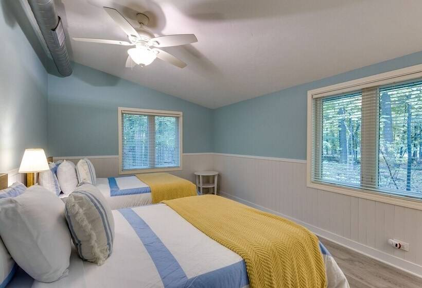 Riverfront Appleton Home With Pool & Boat Dock!