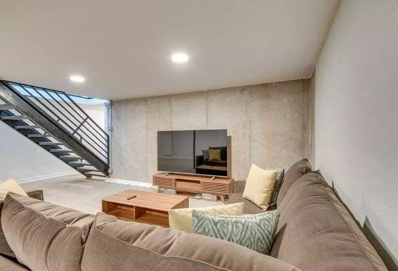 Riverfront Appleton Home With Pool & Boat Dock!