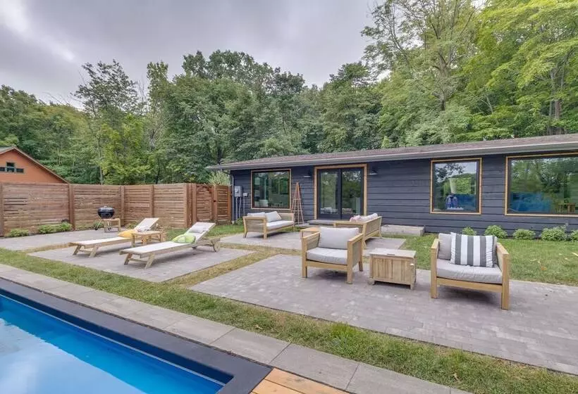 Riverfront Appleton Home With Pool & Boat Dock!