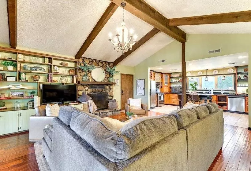 Rustic Iuka Retreat ~ 1/2 Mi To Pickwick Lake!