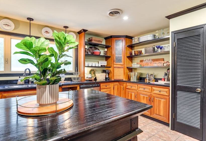 Rustic Iuka Retreat ~ 1/2 Mi To Pickwick Lake!