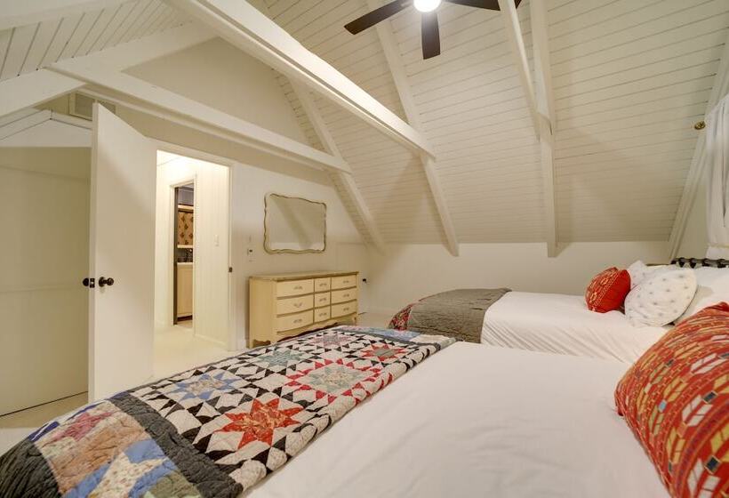 Sapphire Treehouse Cabin W/ Views, Deck, Fireplace