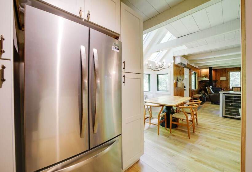 Sapphire Treehouse Cabin W/ Views, Deck, Fireplace