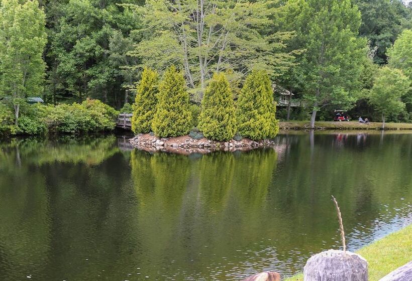 Secluded & Rustic Cabin On South Toe River!