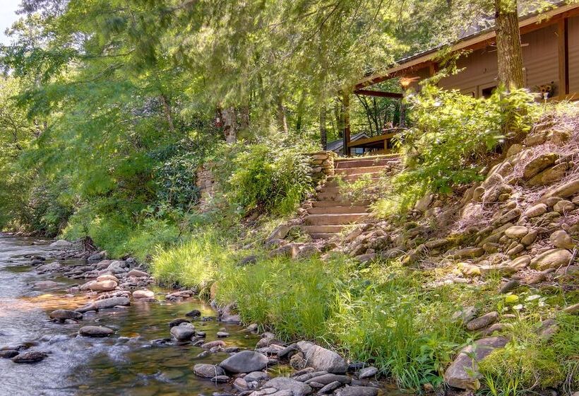 Secluded & Rustic Cabin On South Toe River!