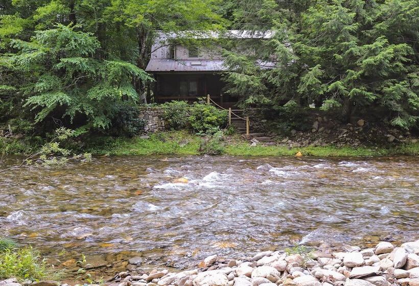 Secluded & Rustic Cabin On South Toe River!