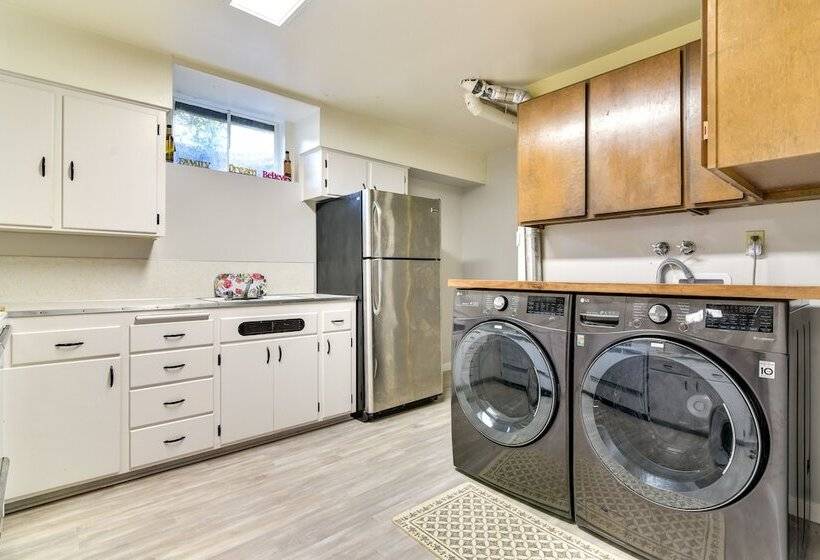 Serene Forest Grove Home W/ Deck & Stunning Views!