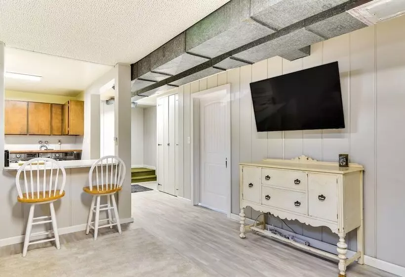 Serene Forest Grove Home W/ Deck & Stunning Views!