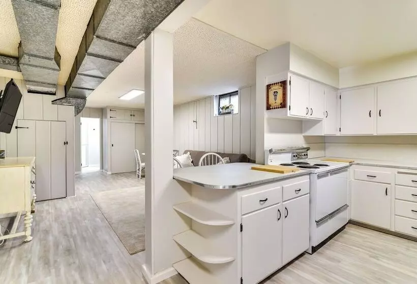 Serene Forest Grove Home W/ Deck & Stunning Views!