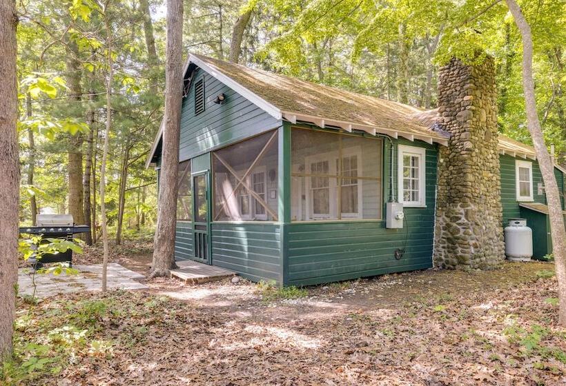 Southold Cottage W/ Patio & Grill Walk To Beach!