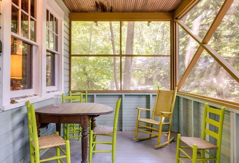 Southold Cottage W/ Patio & Grill Walk To Beach!