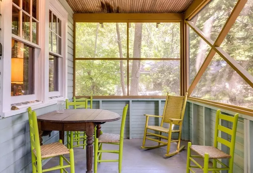 Southold Cottage W/ Patio & Grill   Walk To Beach!