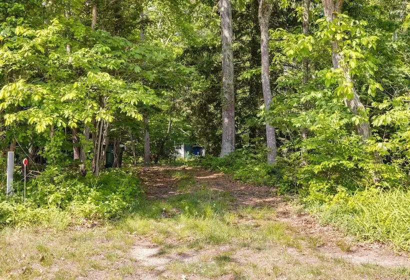 Southold Cottage W/ Patio & Grill   Walk To Beach!