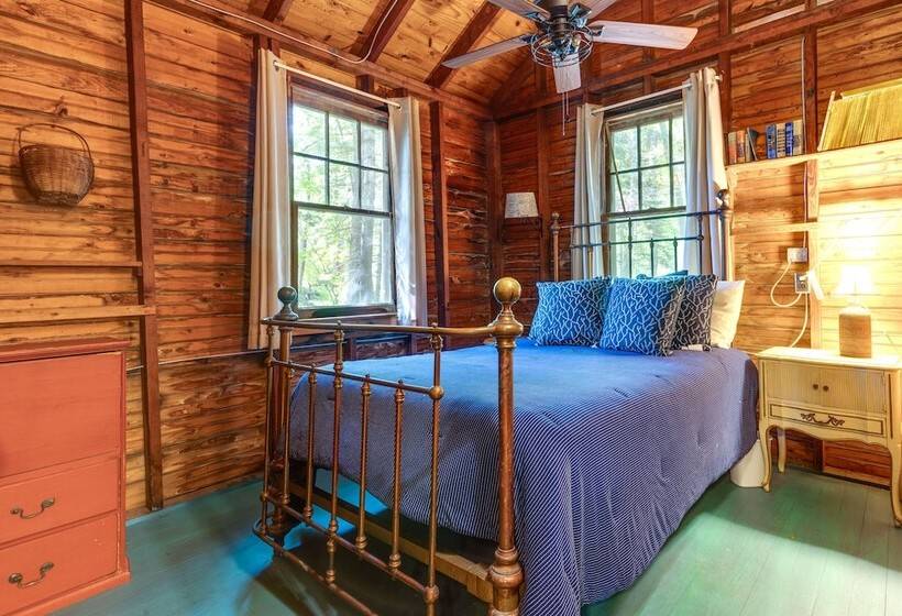 Southold Cottage W/ Patio & Grill Walk To Beach!