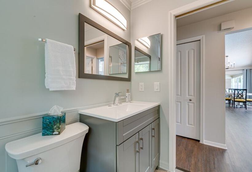 Spring Hill Home W/ Private Pool & Games!