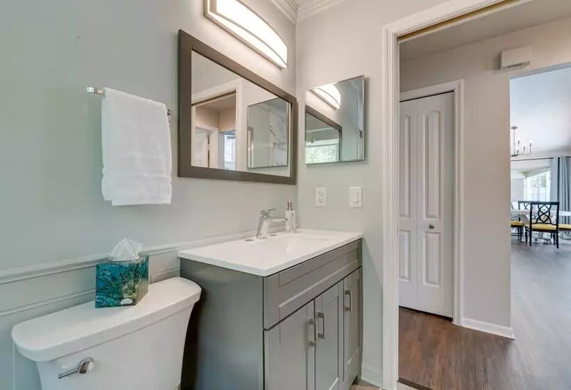 Spring Hill Home W/ Private Pool & Games!