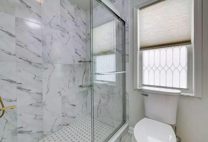 Spring Hill Home W/ Private Pool & Games!