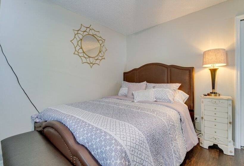 Spring Hill Home W/ Private Pool & Games!