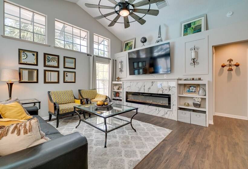 Spring Hill Home W/ Private Pool & Games!