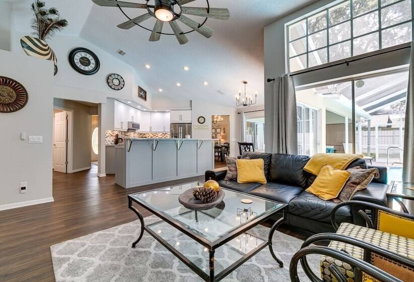 Spring Hill Home W/ Private Pool & Games!