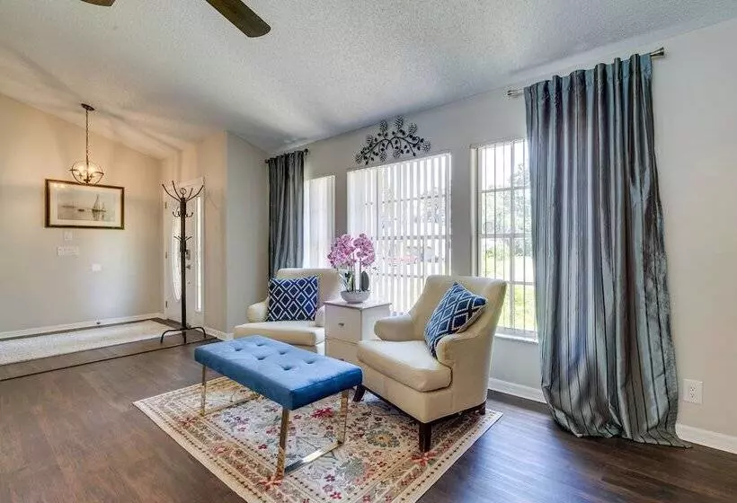 Spring Hill Home W/ Private Pool & Games!