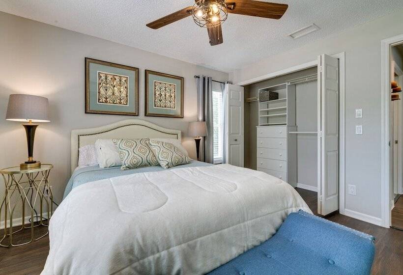 Spring Hill Home W/ Private Pool & Games!