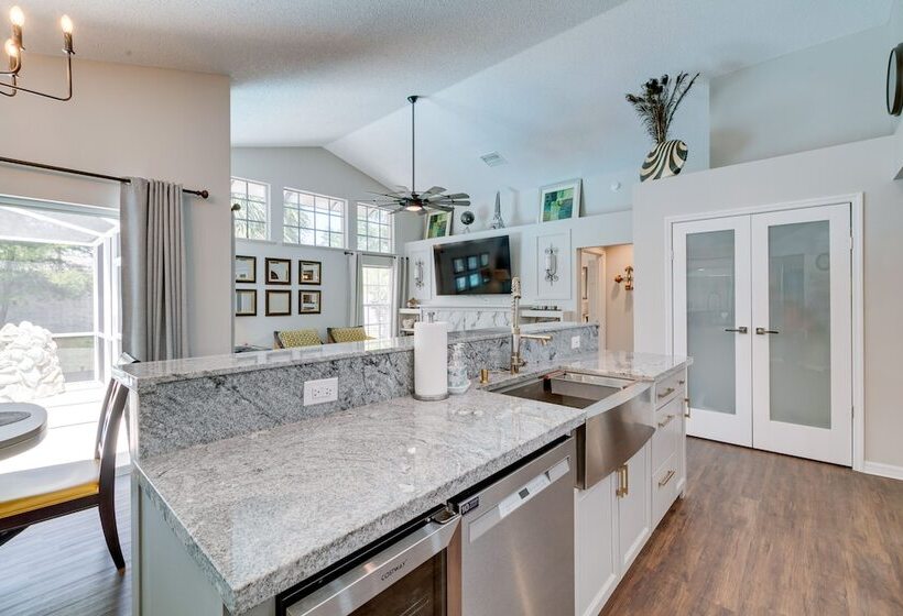 Spring Hill Home W/ Private Pool & Games!