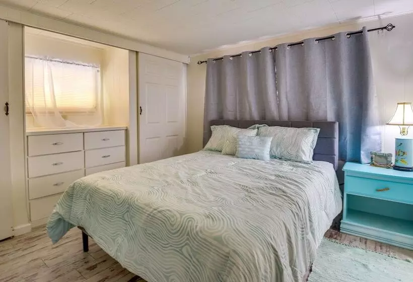 Sunny Bradenton Retreat   Visit Anna Maria Island!