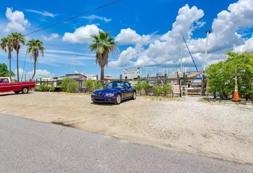 Sunny Bradenton Retreat   Visit Anna Maria Island!