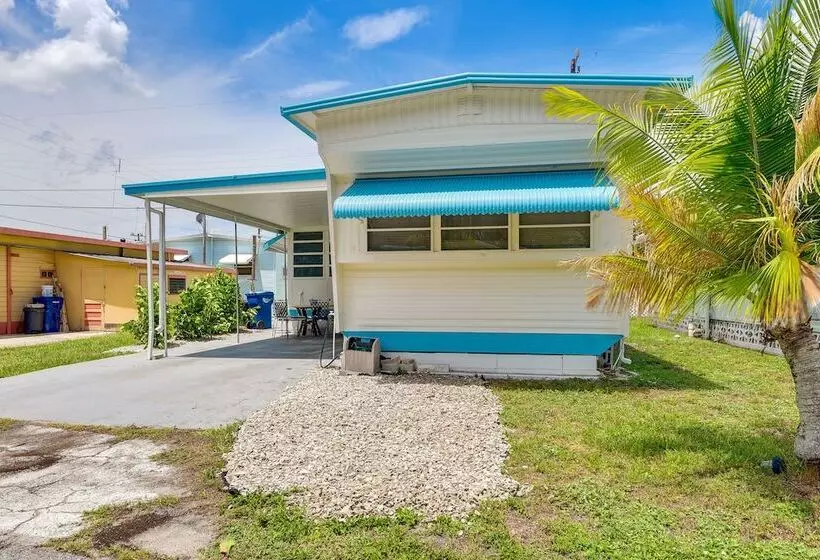 Sunny Bradenton Retreat   Visit Anna Maria Island!