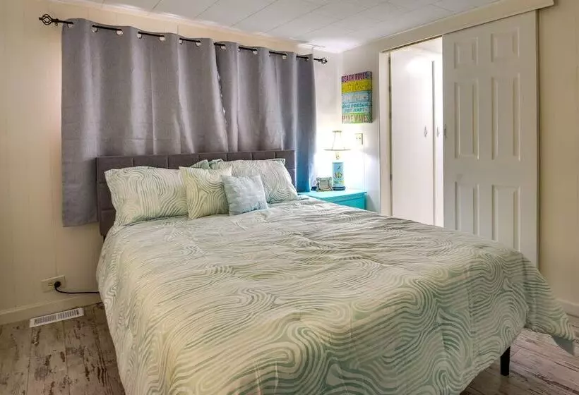 Sunny Bradenton Retreat   Visit Anna Maria Island!