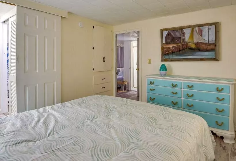 Sunny Bradenton Retreat   Visit Anna Maria Island!