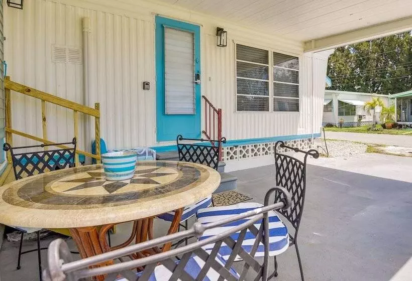 Sunny Bradenton Retreat   Visit Anna Maria Island!