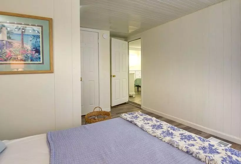 Sunny Bradenton Retreat   Visit Anna Maria Island!