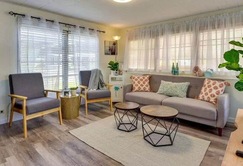 Sunny Bradenton Retreat   Visit Anna Maria Island!