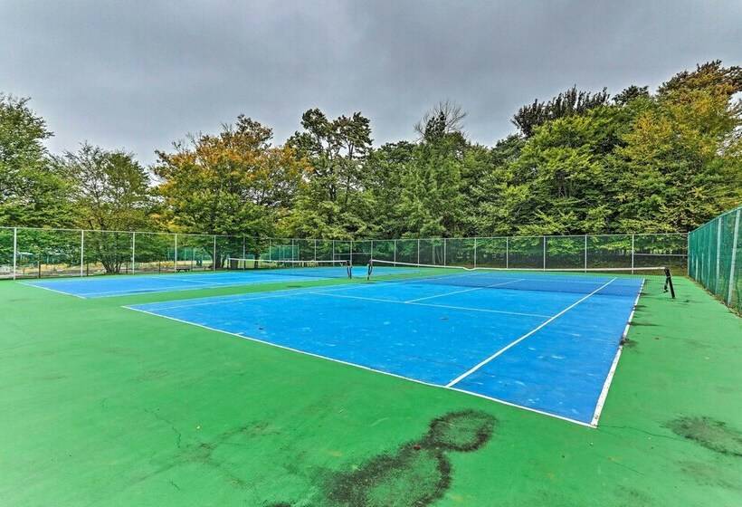 Tobyhanna Home W/ Hot Tub & Community Perks!