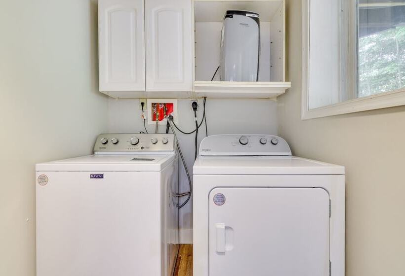 Tobyhanna Home W/ Hot Tub & Community Perks!