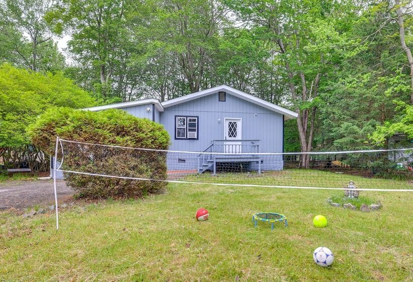 Tobyhanna Vacation Rental: Game Room & Trampoline!